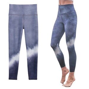 Athleta Elation Watercolor Stripe 7/8 Tight Legging Size M Style 566843